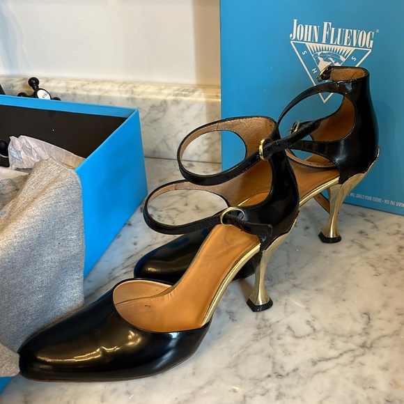 Fluvog “Wanda” from the streets of gold collection. - Picture 3 of 5